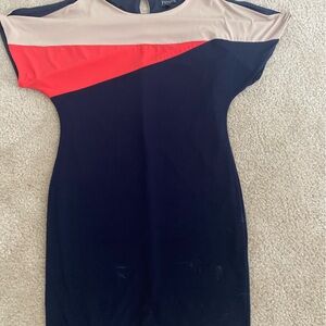 Pre-owned enfocus dress in good condition as shown in the picture size 6.